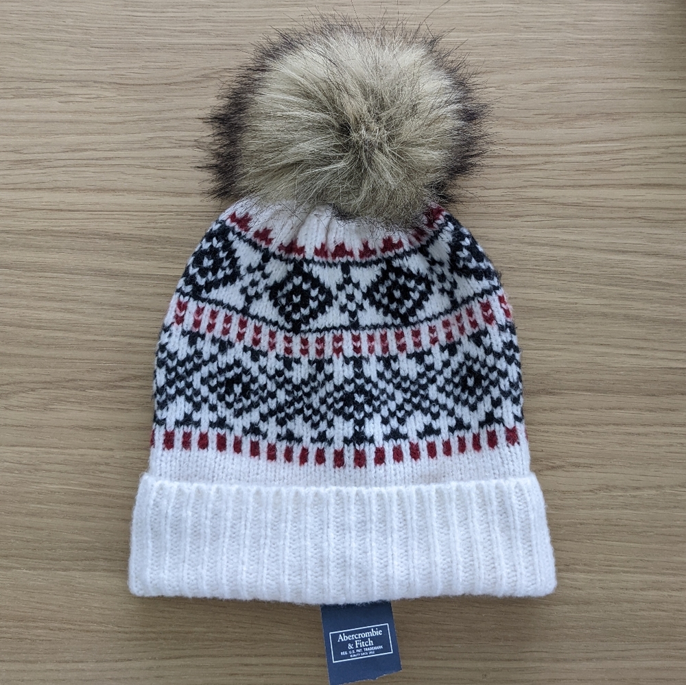 NWT Abercrombie & Fitch Beanie - women's
